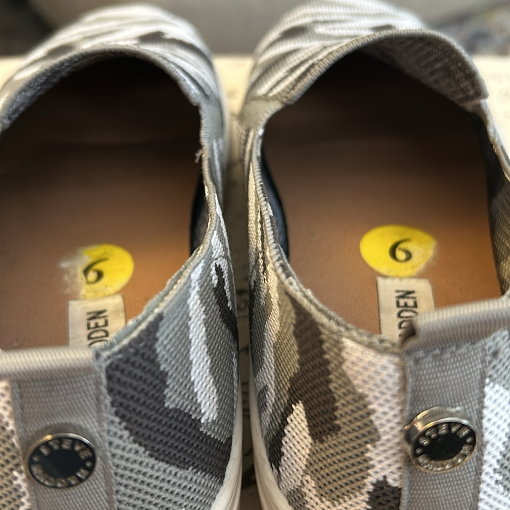 Steve Madden Maygee Women's Camouflage Slip On Sneakers Size 9 🩶🤍🖤 - Picture 5 of 11